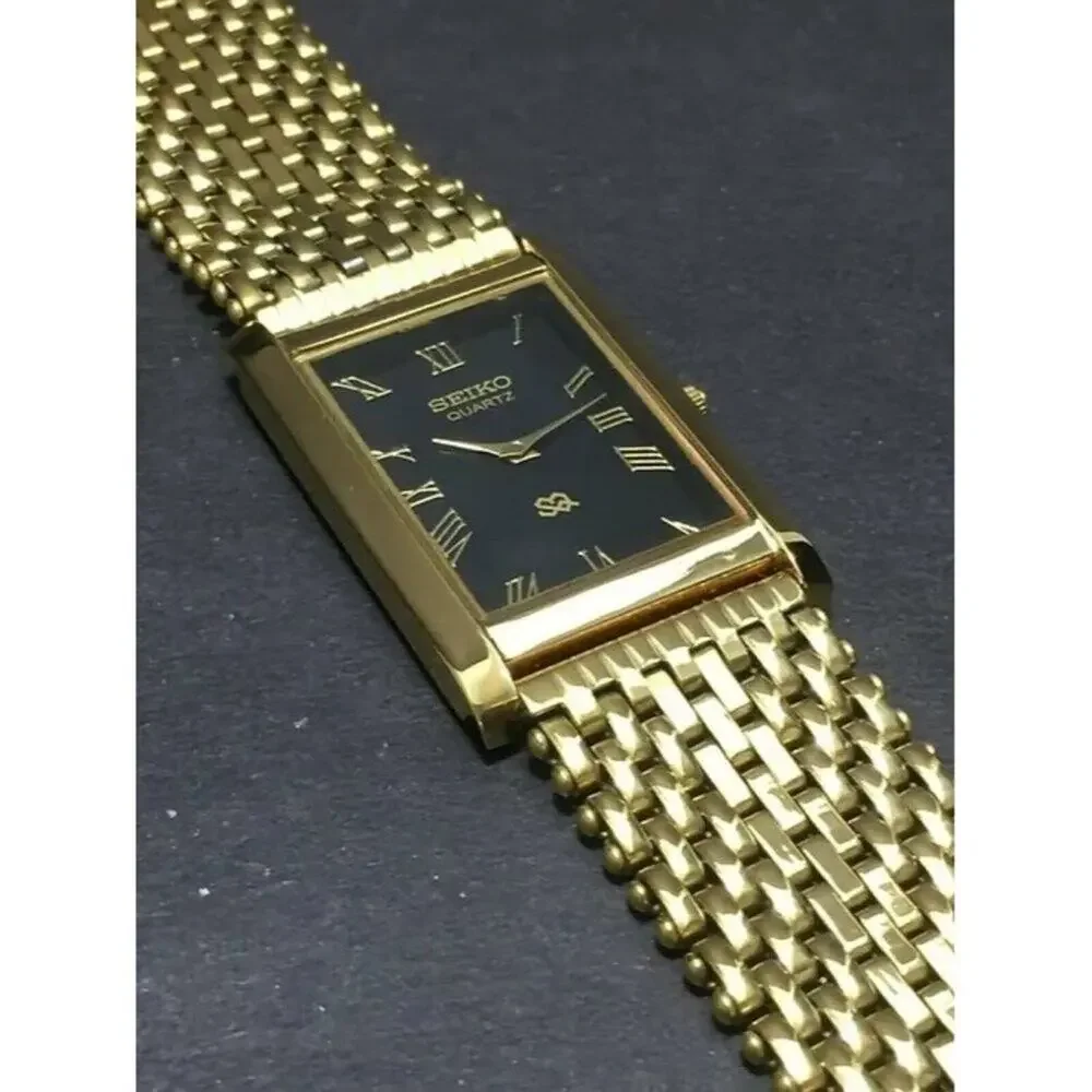 Vintage Style Seiko Quartz Mens Gold Watch & Black accents W/ Metal Strap